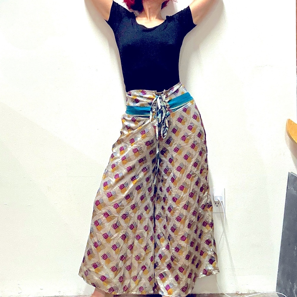 Vintage Ocean Queen silk pants (L/XL)